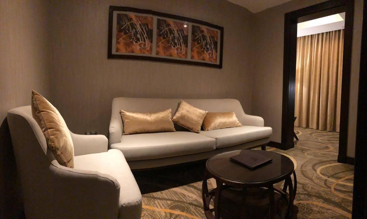 Millennium Makkah Al Naseem Μέκκα Εξωτερικό φωτογραφία A living room in a hotel room